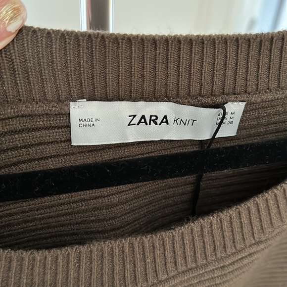 Brand new sweater - Picture 2 of 4